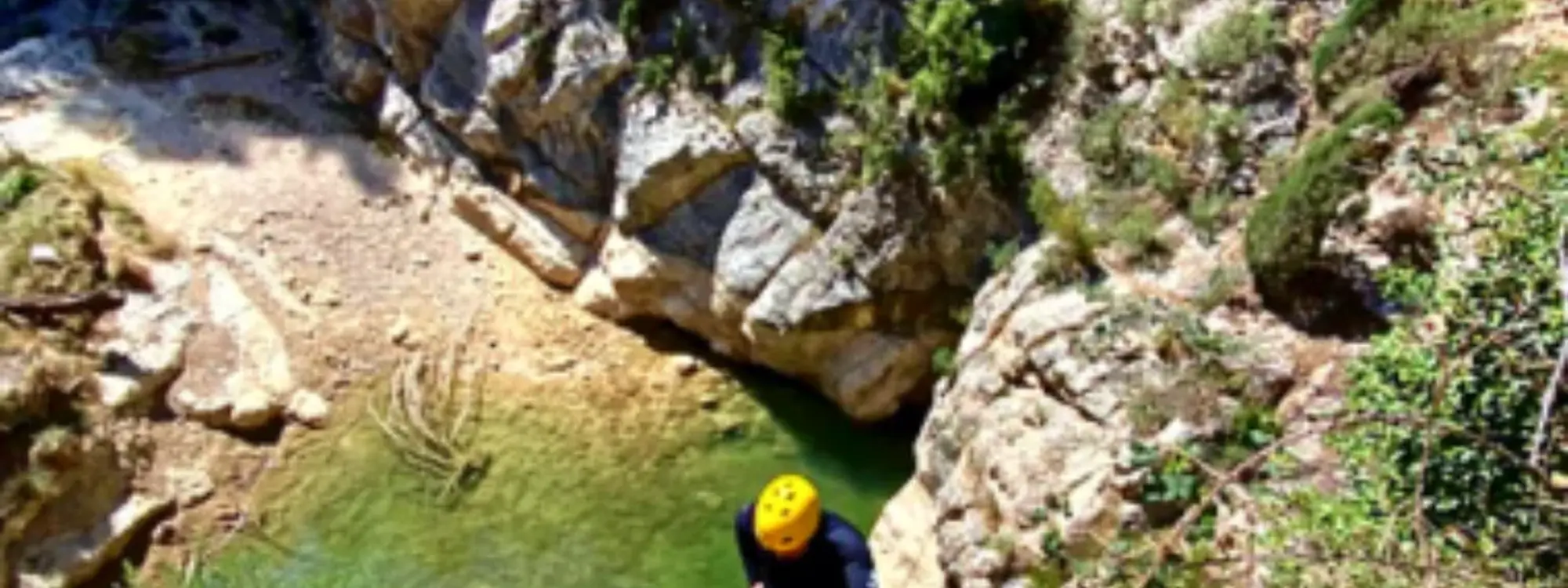 Barranquismo acuático en el Barranco del Centenar desde Montanejos, Castellón