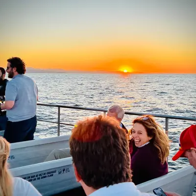 Paseo privado en catamarán desde el Puerto de San Sebastián