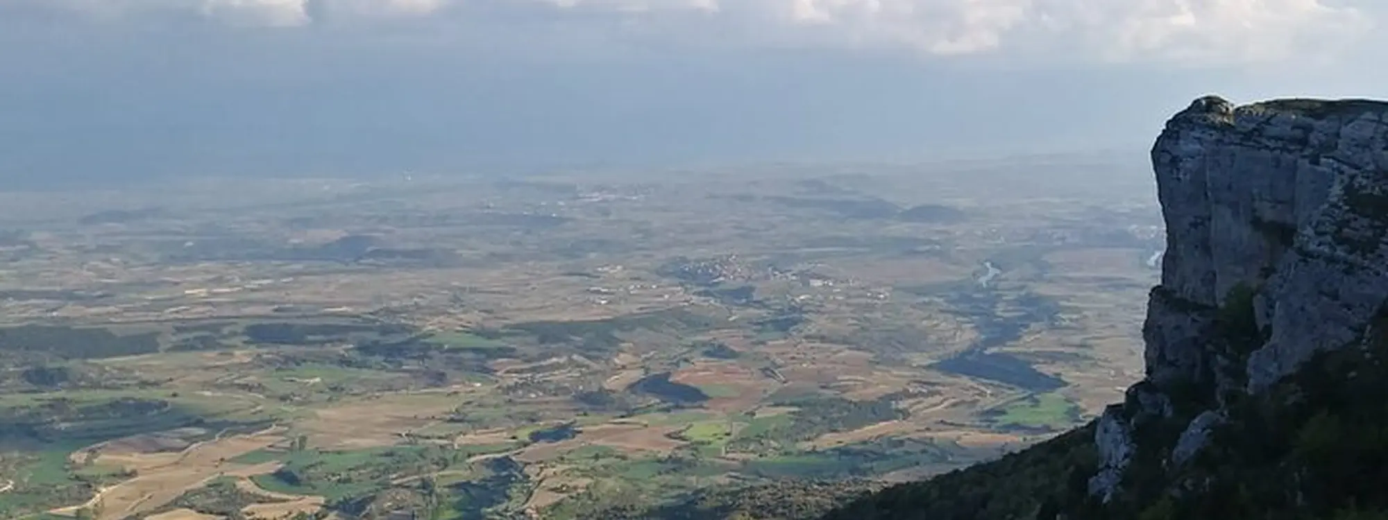 Ruta guiada al monte Toloño con almuerzo tradicional