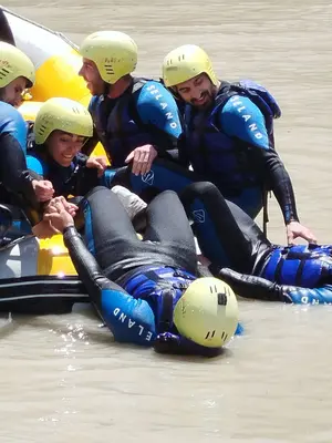 Rafting por el tramo Benamejí-Palenciana en el río Genil desde Palenciana, Córdoba