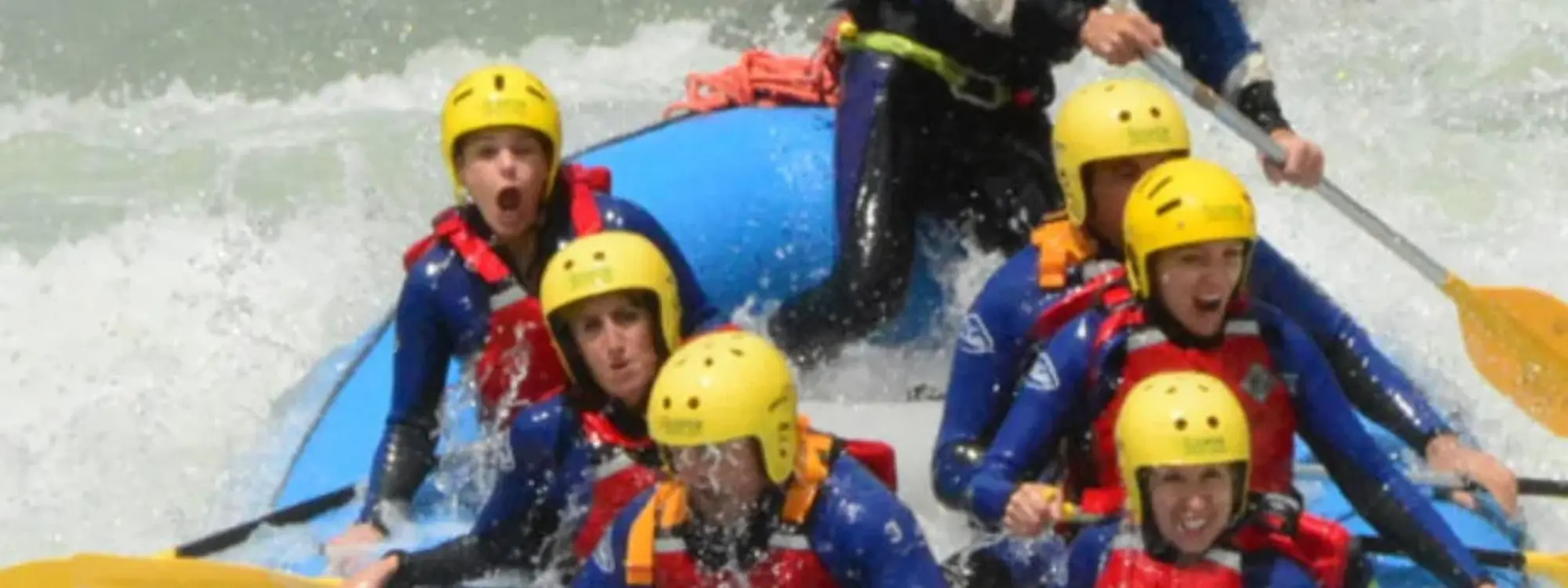 Rafting en el río Aragón Subordán en el valle de Hecho