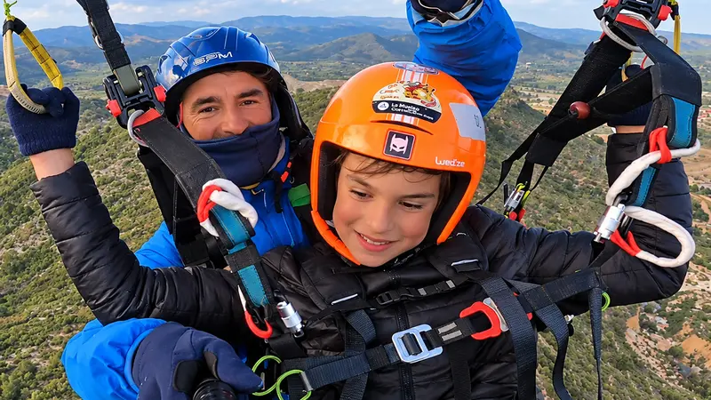Bautismo de vuelo en parapente en Villar del Arzobispo