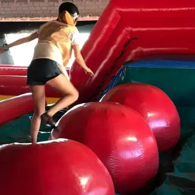 Circuito de Humor Amarillo indoor en Pelabravo