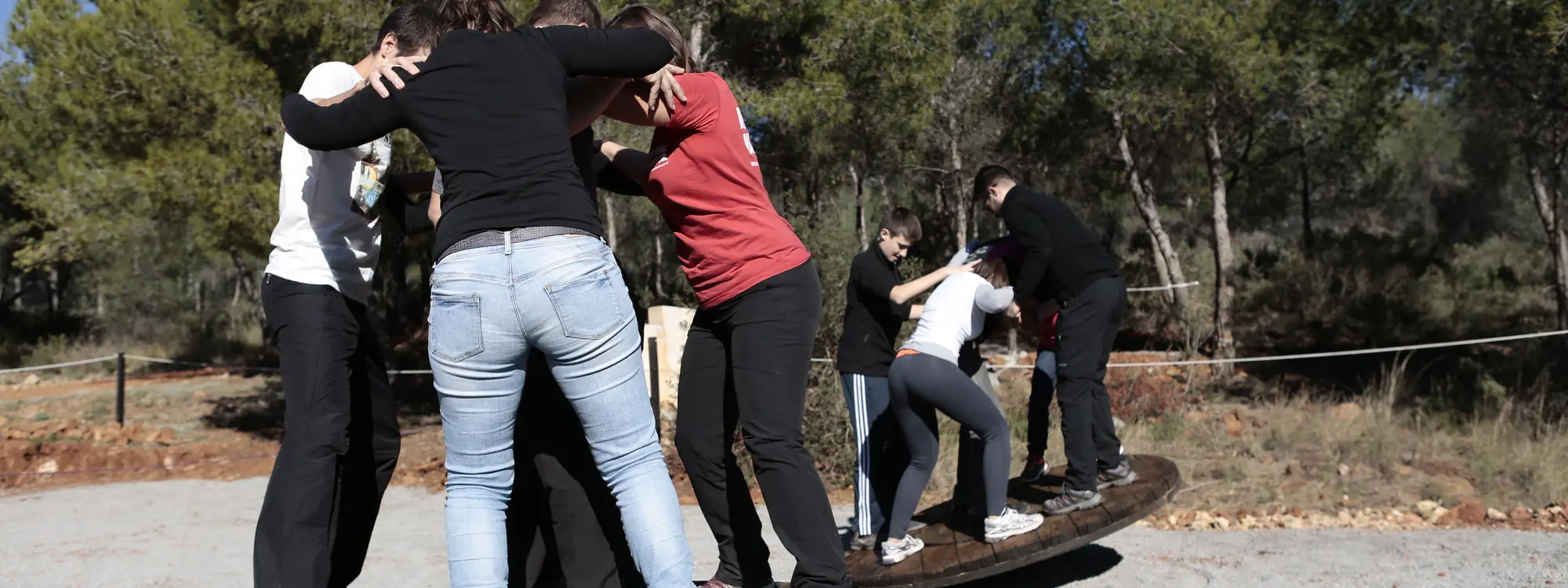 Gymkana y retos en equipo para niños en Estivella