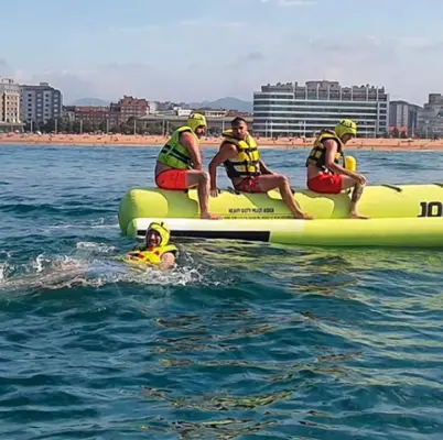 Banana Boat por la costa de Gijón