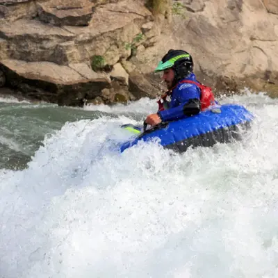 Tubing familiar en el río Gállego desde Murillo de Gállego, Zaragoza