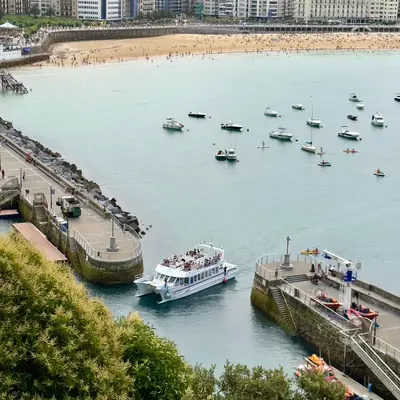 Paseo en barco por la Bahía de la Concha y la Costa Vasca en San Sebastián
