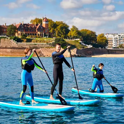 Alquiler de paddlesurf en la Playa de la Concha en San Sebastián, Guipúzcoa