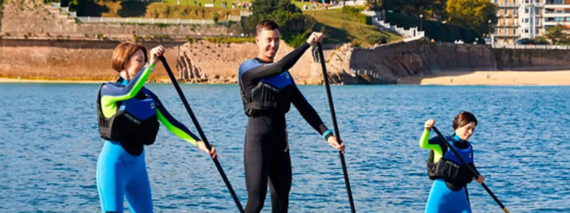 Alquiler de paddlesurf en la Playa de la Concha en San Sebastián, Guipúzcoa