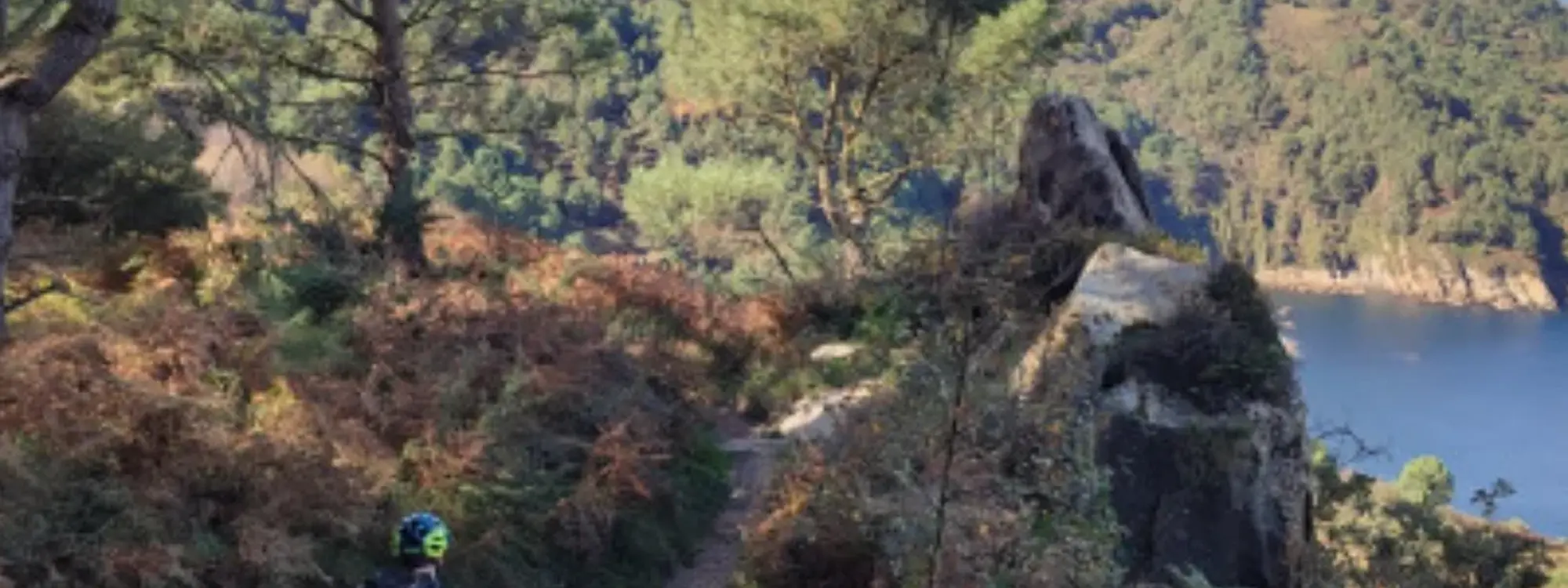 Ruta guiada en bicicleta de montaña por la Costa Vasca desde San Sebastián