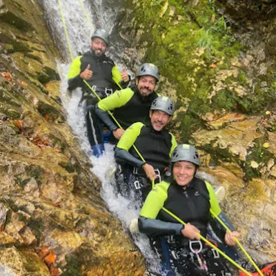 Barranquismo acuático en el barranco Vivoli de nivel medio-alto desde Arriondas, Asturias