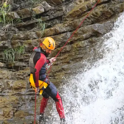 Barranco del Furco de nivel intermedio en el Valle de Broto