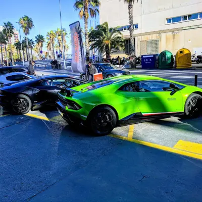 Conducción de un Ferrari Portofino M por la Barceloneta y sus playas en Barcelona