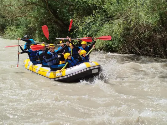 Rafting por el tramo Benamejí-Palenciana en el río Genil desde Palenciana, Córdoba
