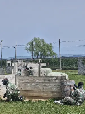 Paintball adulto y zona de barbacoa en Sant Pere Pescador