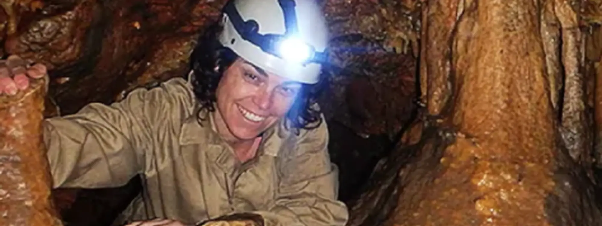 Espeleología de iniciación en la Cueva de la Sarsa en Bocairent