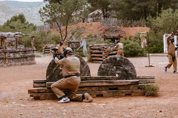 Paintball adulto y zona de picnic en Estivella