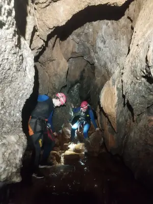 Espeleología acuática de iniciación en el Sumidero de Vallada