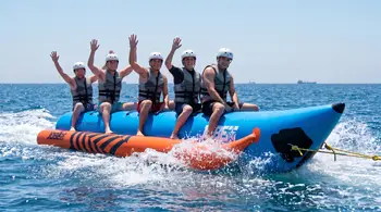 Banana Boat en Sitges – Diversión en el mar para grupos