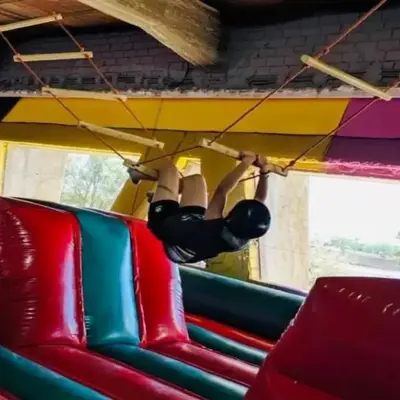 Circuito de Humor Amarillo indoor en Pelabravo