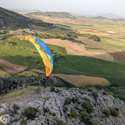 Vuelo acrobático en parapente biplaza en Algodonales