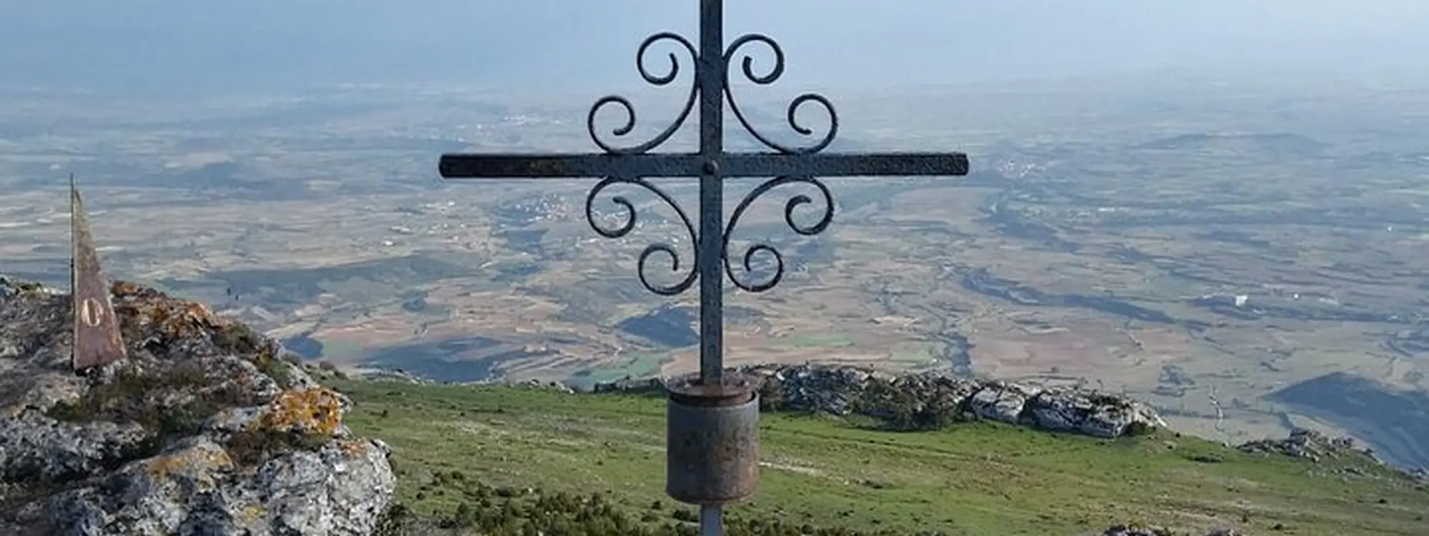 Ruta guiada al monte Toloño con almuerzo tradicional