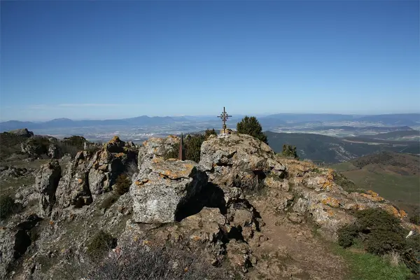 Ruta guiada al monte Toloño con almuerzo tradicional