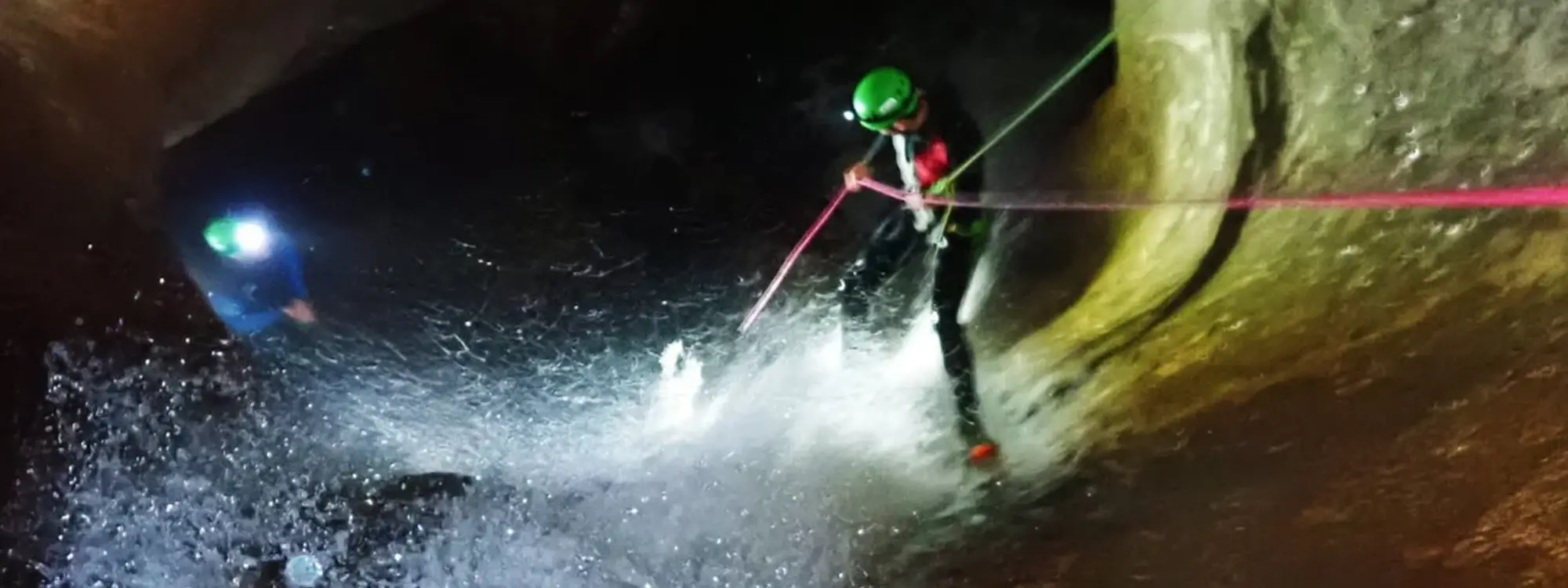 Barranquismo acuático en el barranco de la Leze en Eguino, Álava